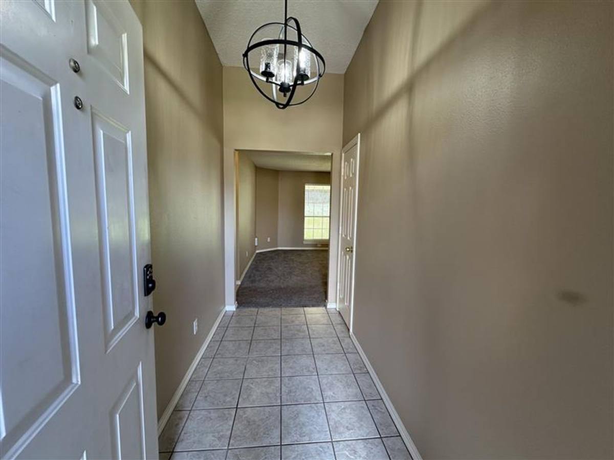 2305 Haverhill Dr, Tyler, TX 75707 - House for Rent - Image 2