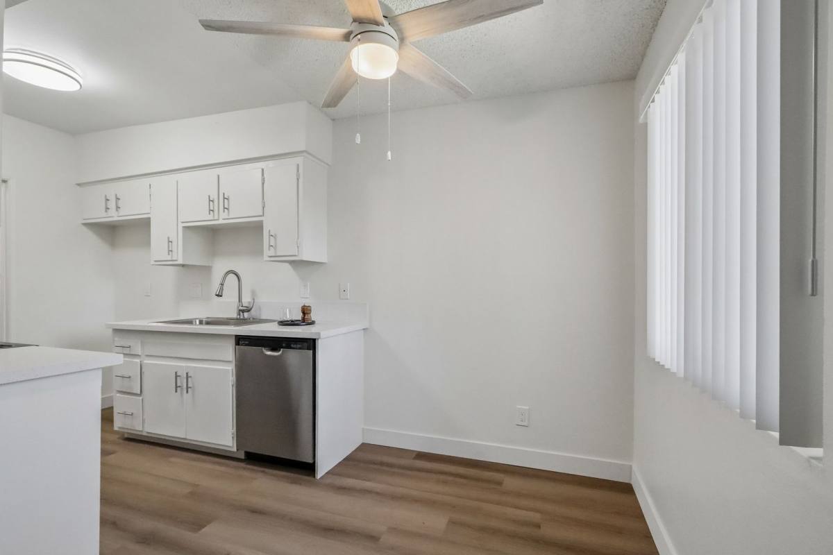 Stonecrest Pointe Apartment Homes, 915 W Orangethorpe Ave, Fullerton, CA 92832 - Apartment for Rent - Image 10