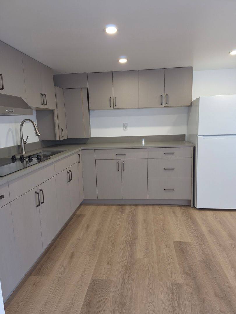 1117 S Grant, Tacoma, WA 98405 - Apartment for Rent - Image 3