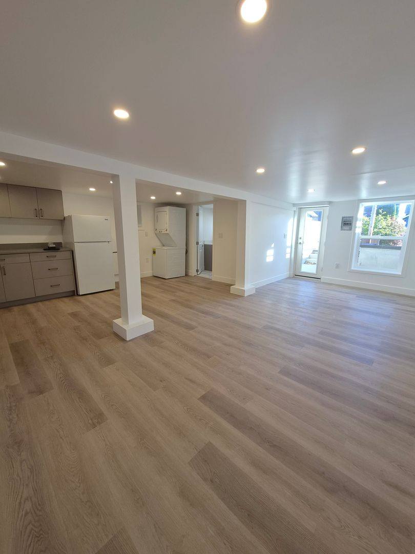 1117 S Grant, Tacoma, WA 98405 - Apartment for Rent - Image 4