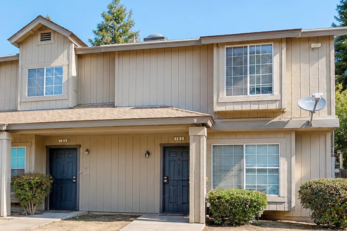 Townhouse for rent at 4781 N Polk Ave, Fresno, CA 93722