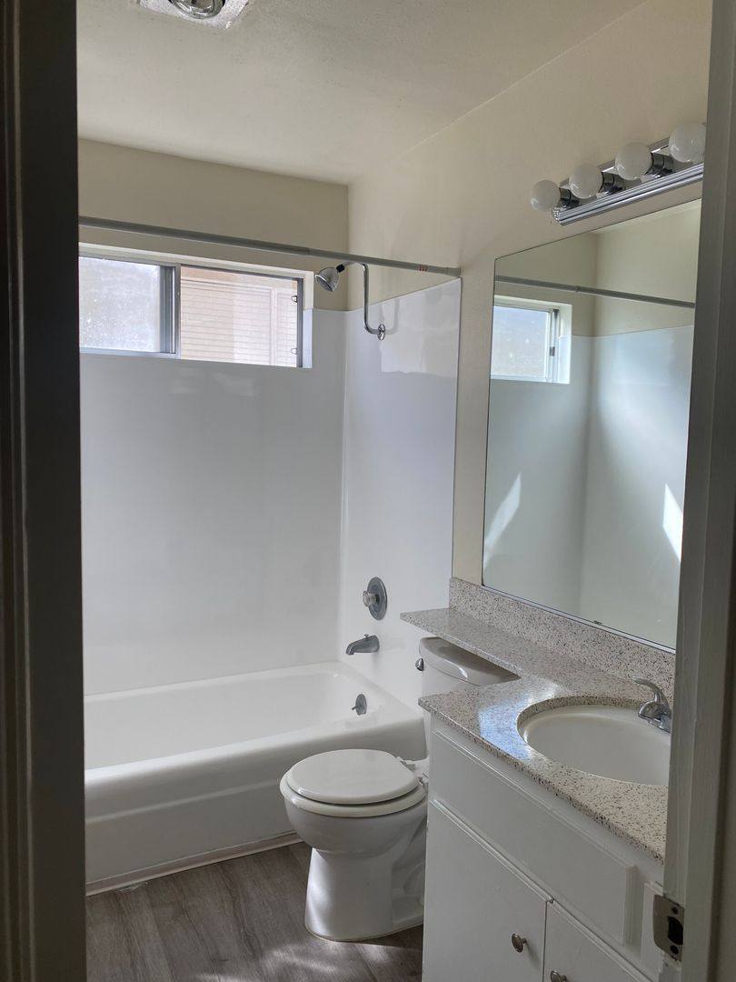 Royal Pacific, 1111 Hornblend St #1-25, San Diego, CA 92109 - Apartment for Rent - Image 3