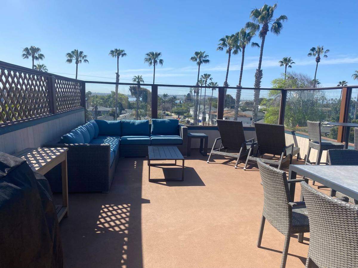 Royal Pacific, 1111 Hornblend St #1-25, San Diego, CA 92109 - Apartment for Rent - Image 2