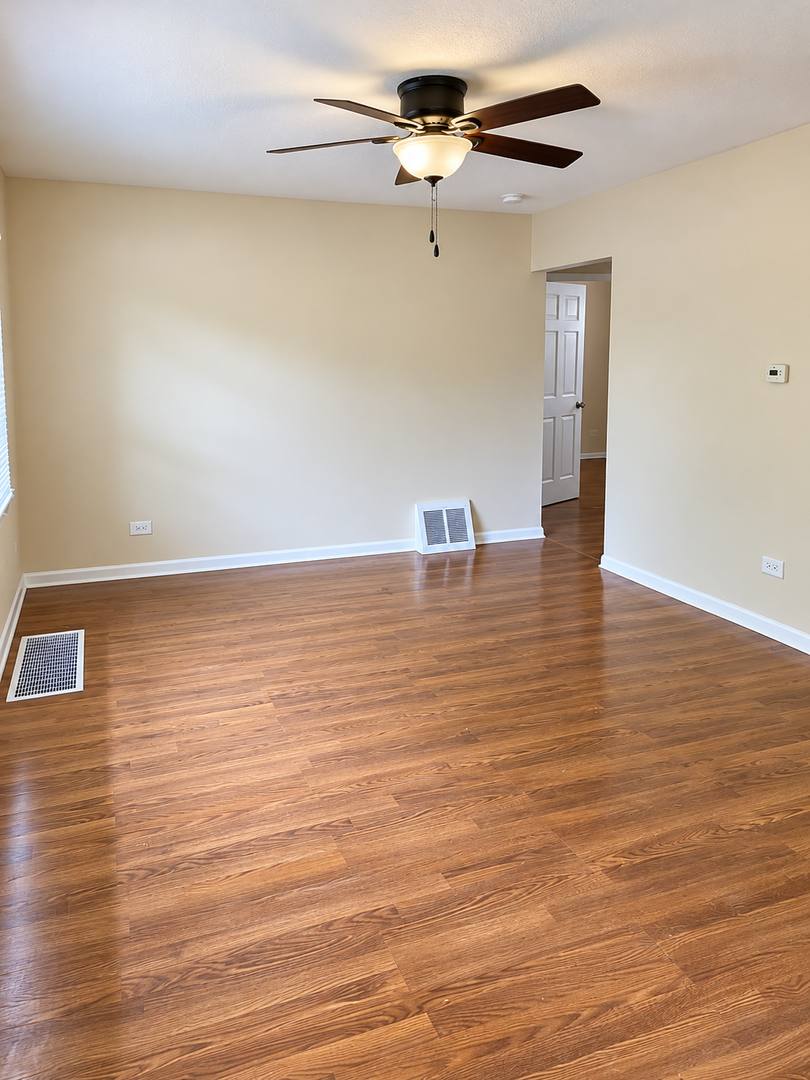 2800 Pine, Waukegan, IL 60085 - House for Rent - Image 3