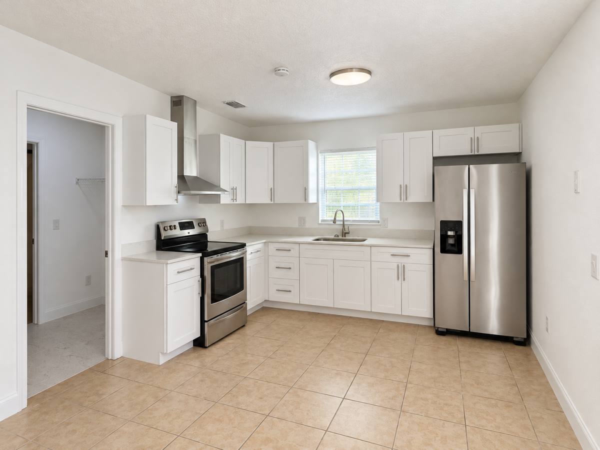 2038 Somerville Lane, Lakeland, FL 33815 - House for Rent - Image 6
