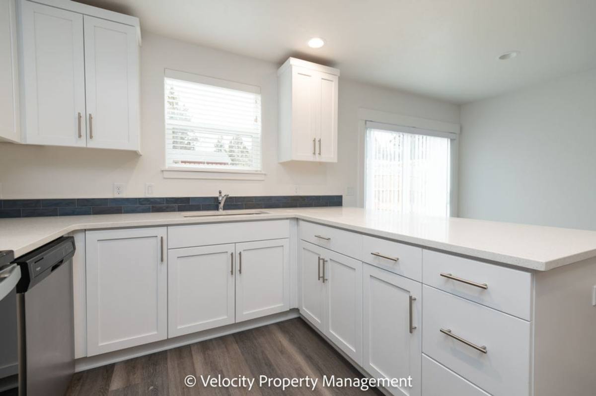 631 SE Wilson Ave, Bend, OR 97702 - Townhouse for Rent - Image 5