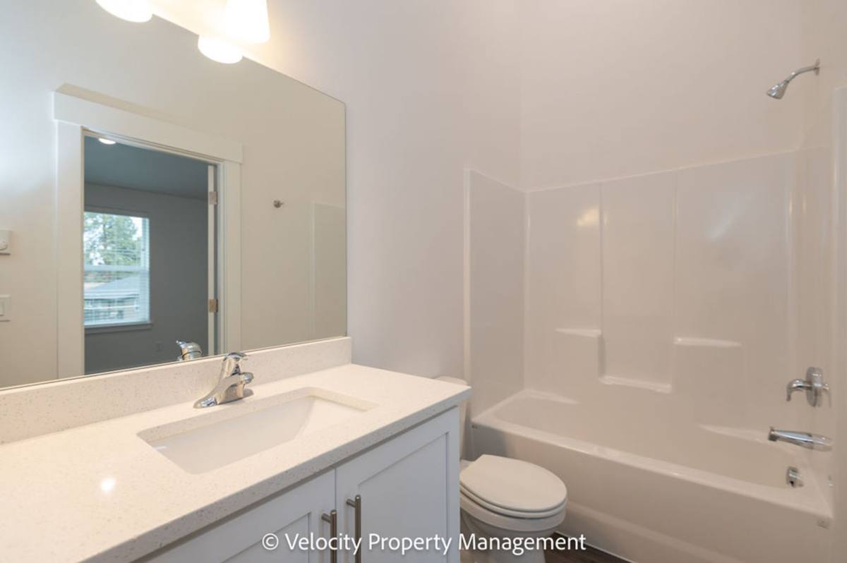 631 SE Wilson Ave, Bend, OR 97702 - Townhouse for Rent - Image 9