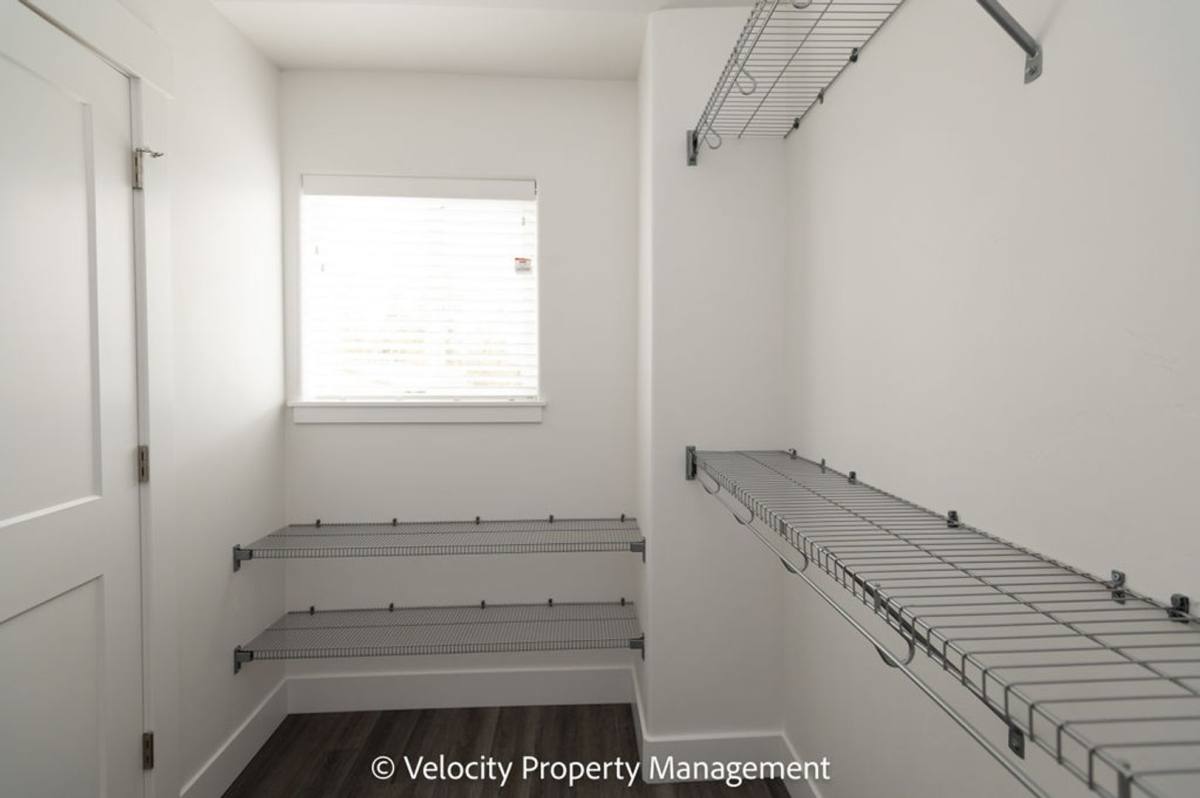 631 SE Wilson Ave, Bend, OR 97702 - Townhouse for Rent - Image 10