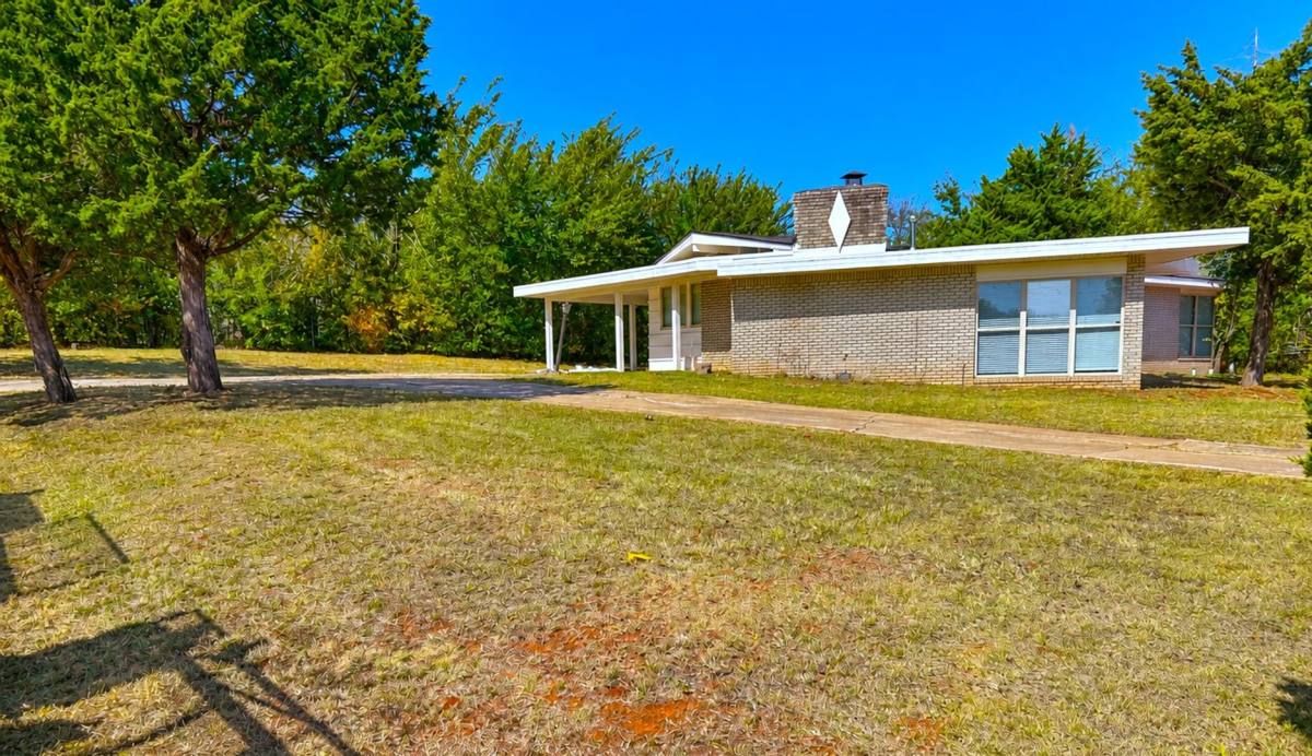 House for rent at 3001 N Forest Park Dr, Oklahoma City, OK 73121