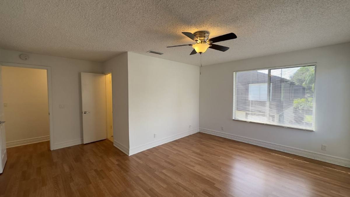 5340 Bosque Lane #98, West Palm Beach, FL 33415 - Townhouse for Rent - Image 8