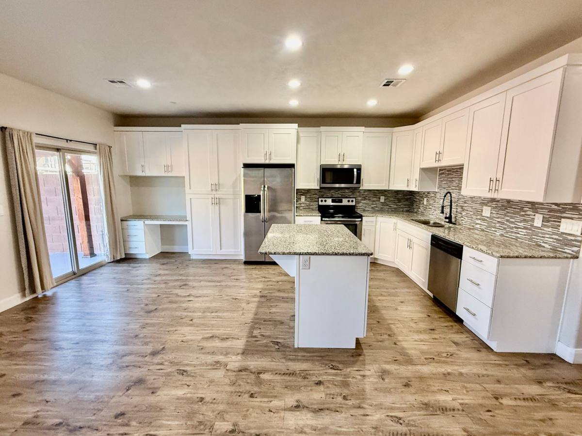 2541 Bella Vista, Santa Clara, UT 84765 - Townhouse for Rent