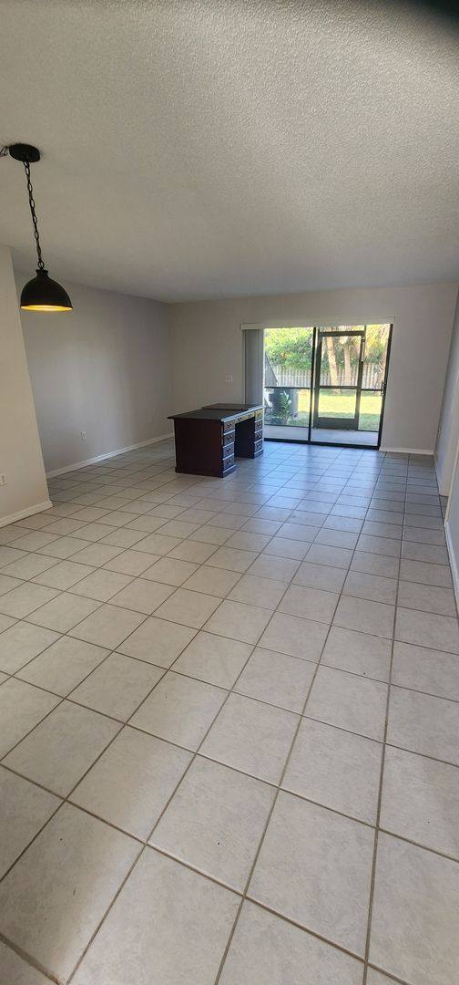 333 S Patrick Dr #3, Satellite Beach, FL 32937 - Apartment for Rent - Image 4