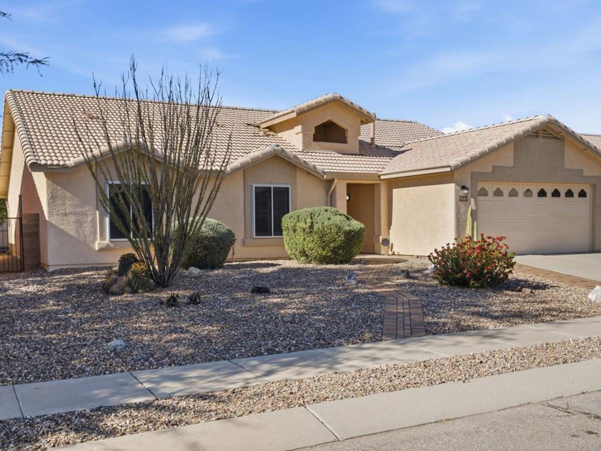 9687 E Banbridge St, Tucson, AZ 85747 - House for Rent - Image 2
