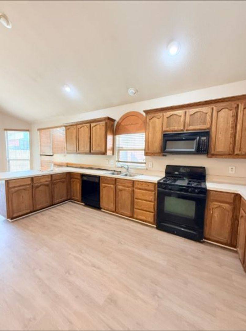 2756 Red Wolf Dr, Fort Worth, TX 76244 - House for Rent - Image 7