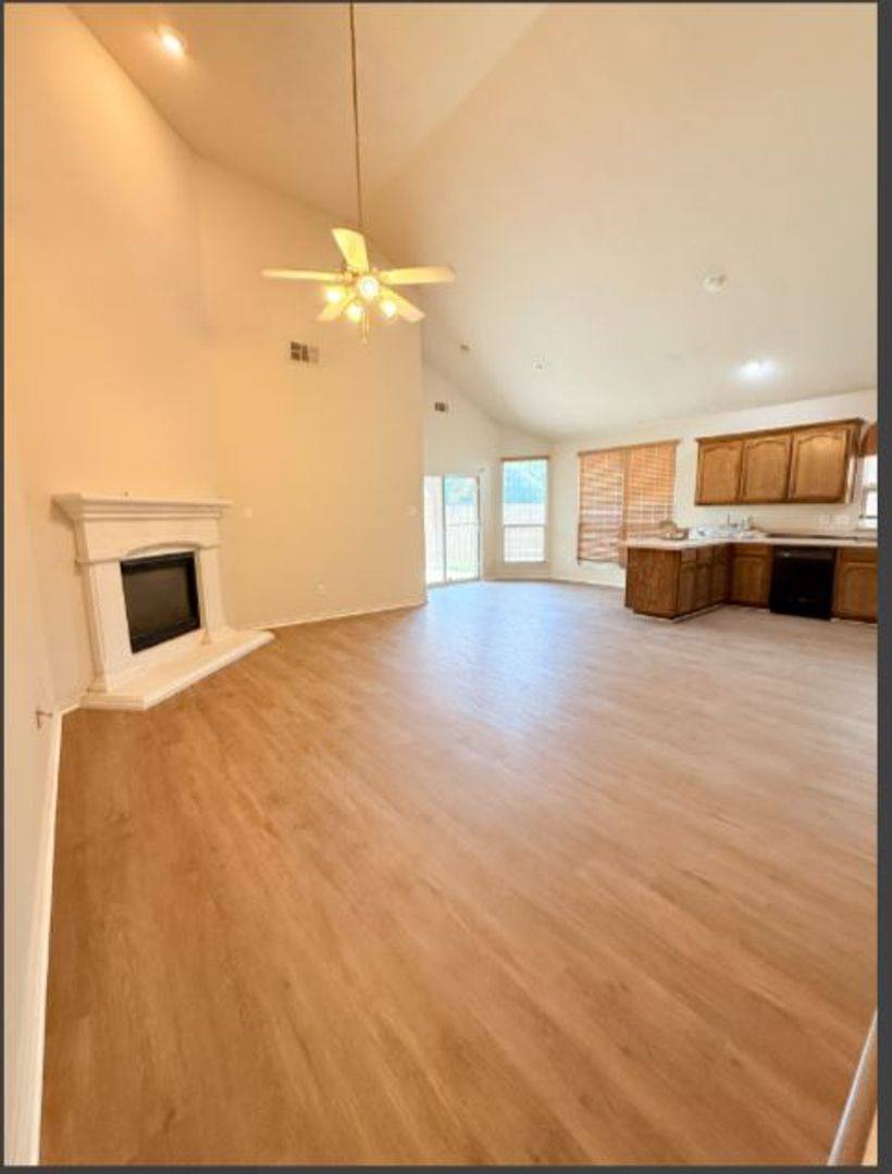 2756 Red Wolf Dr, Fort Worth, TX 76244 - House for Rent - Image 4