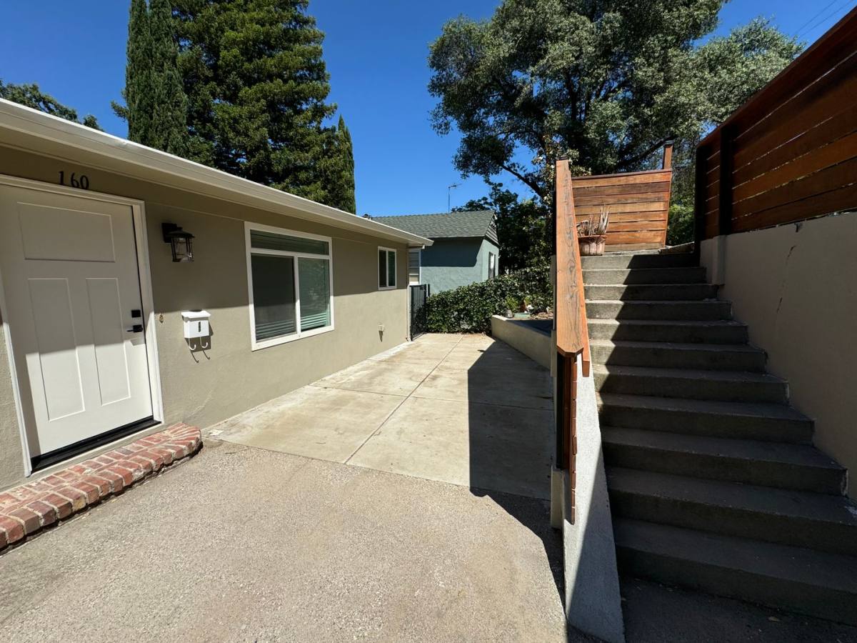 160 Kenmass Ave, Auburn, CA 95603 - Apartment for Rent - Image 2