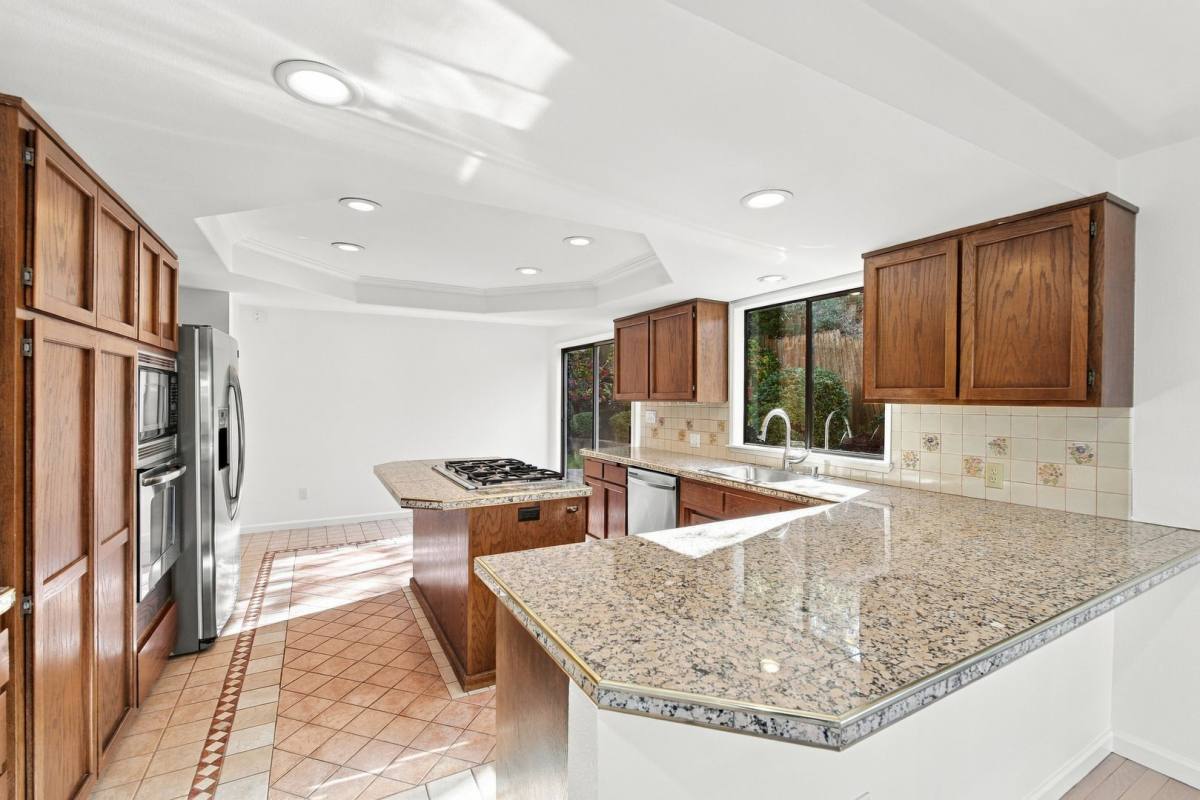6206 114th Ave NE, Kirkland, WA 98033 - House for Rent - Image 9