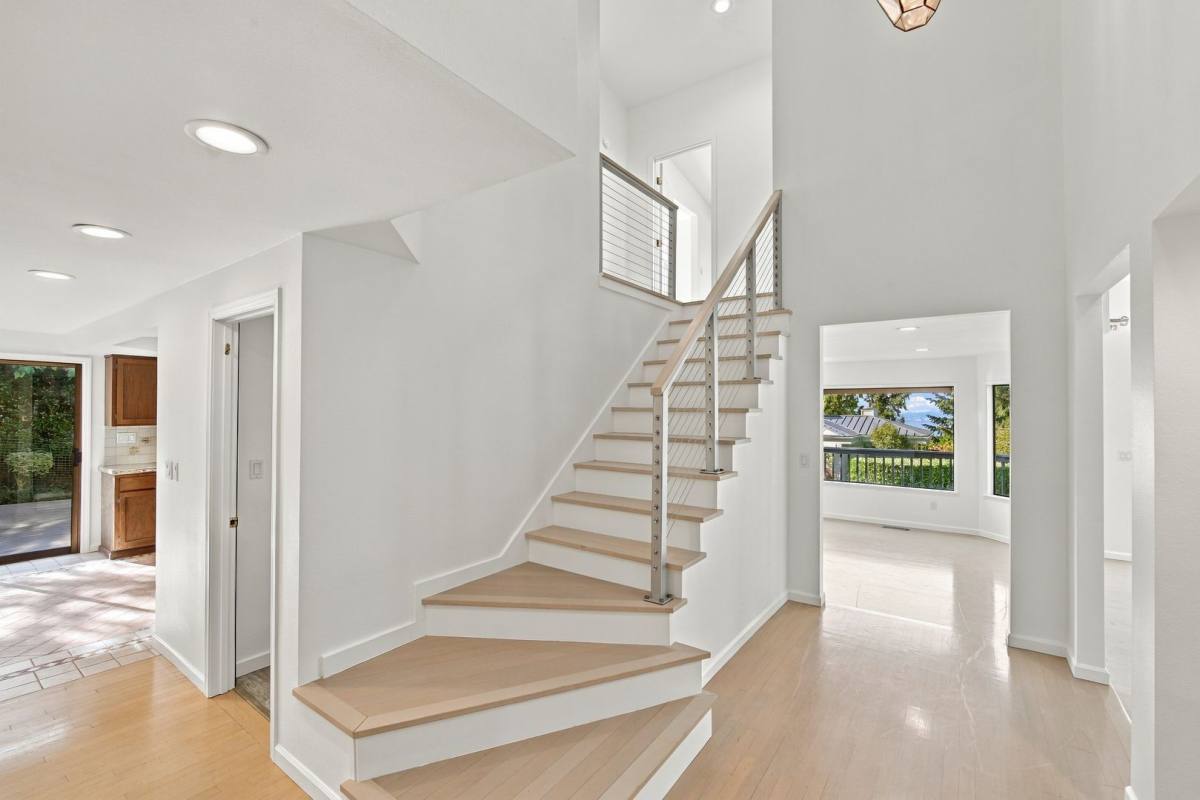 6206 114th Ave NE, Kirkland, WA 98033 - House for Rent - Image 3