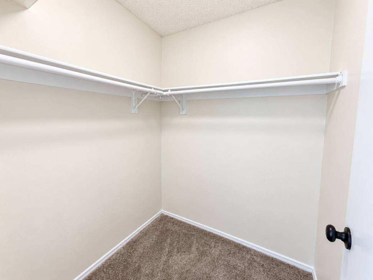 410 E Elmwood Ave, Burbank, CA 91501 - Apartment for Rent - Image 6