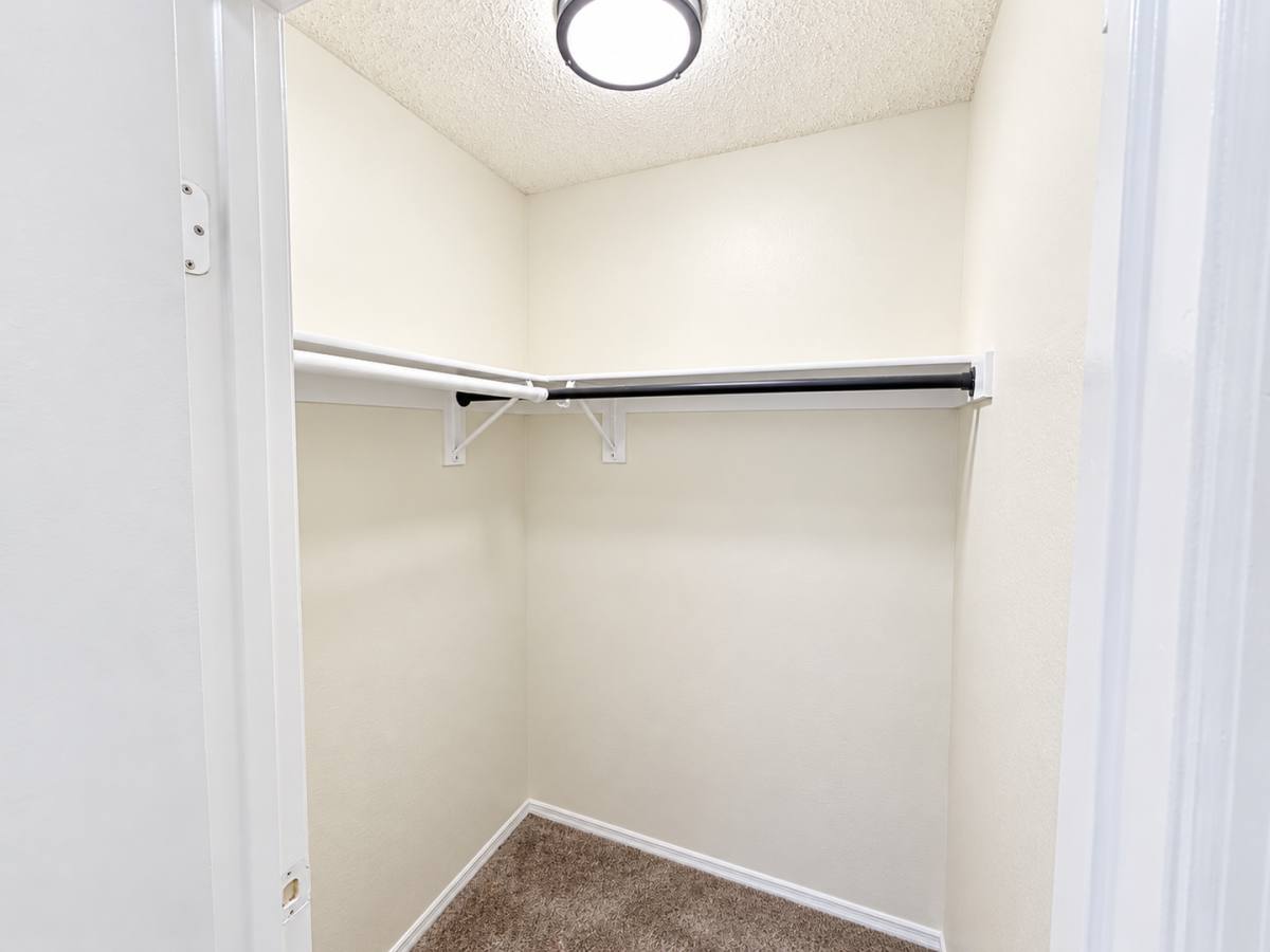 410 E Elmwood Ave, Burbank, CA 91501 - Apartment for Rent - Image 9