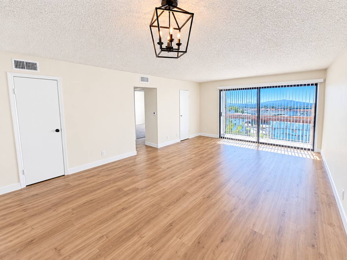 410 E Elmwood Ave, Burbank, CA 91501 - Apartment for Rent - Image 2