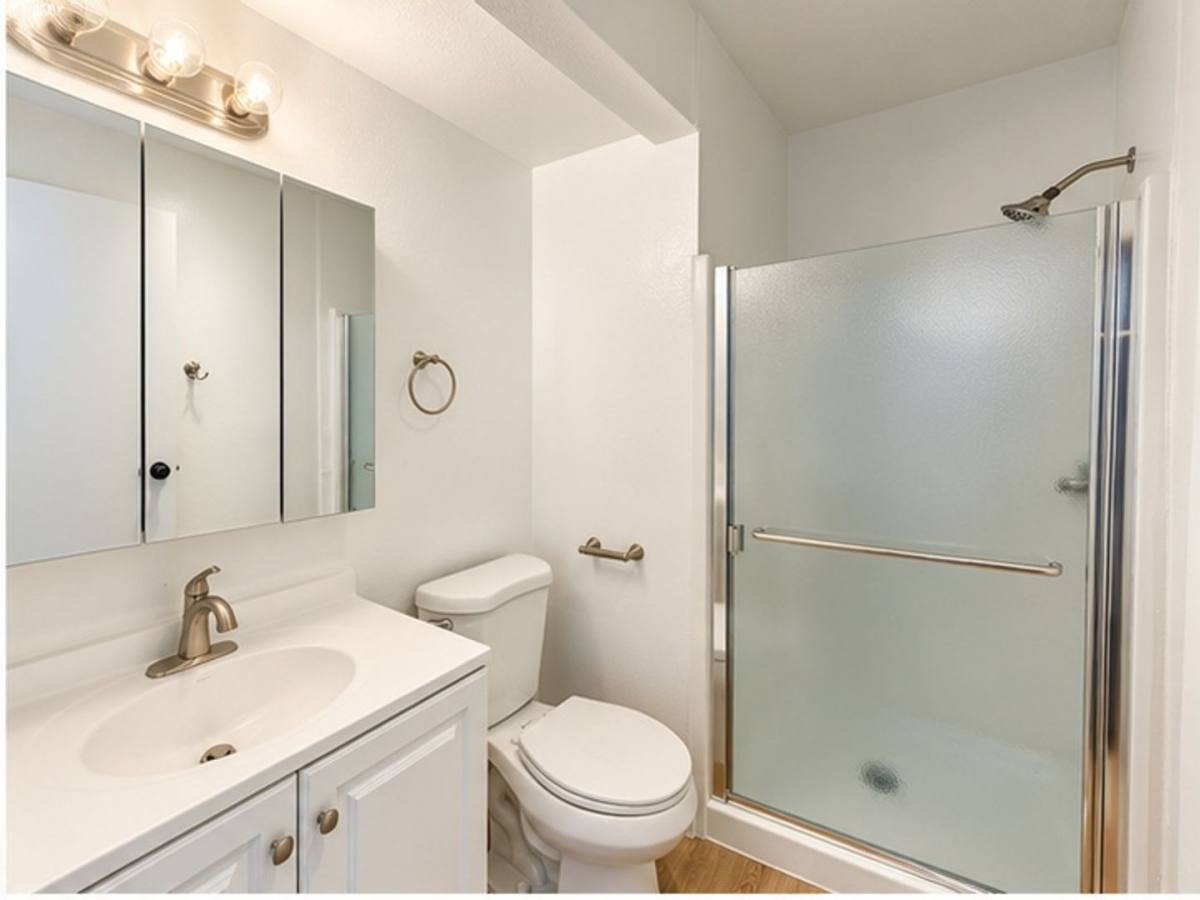 410 E Elmwood Ave, Burbank, CA 91501 - Apartment for Rent - Image 4