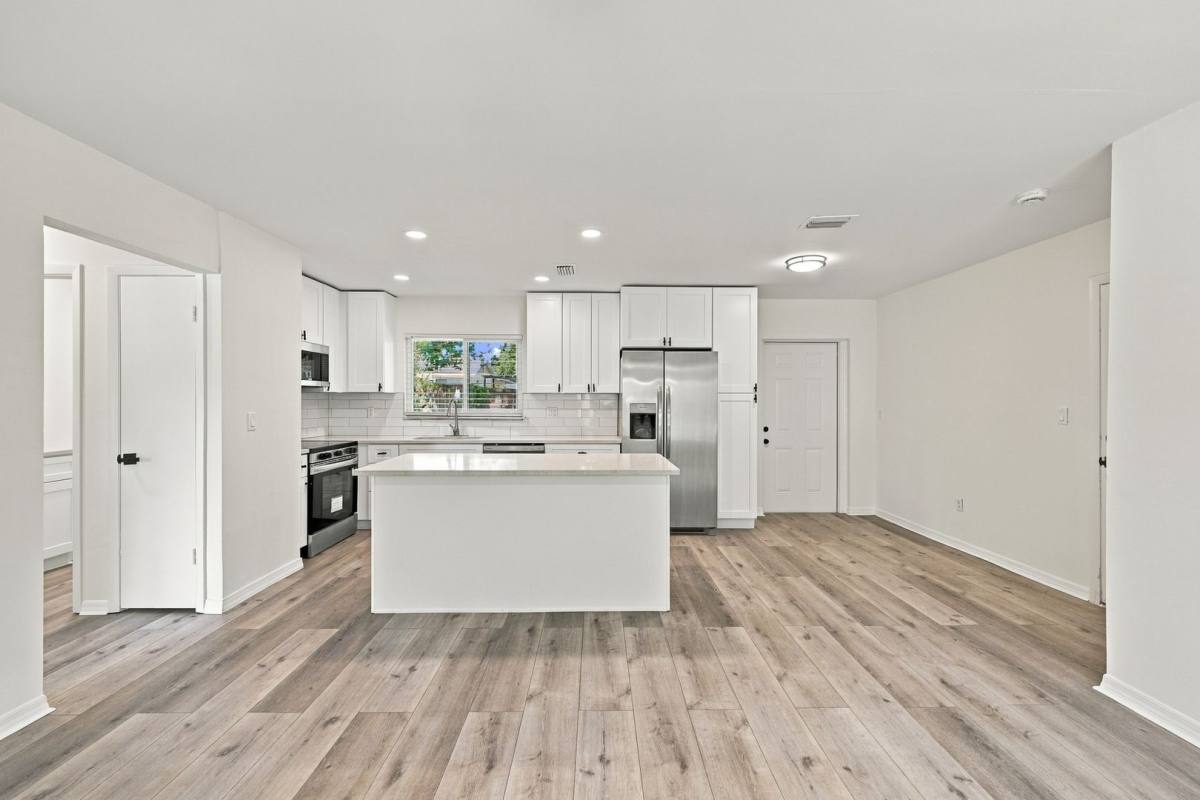 7608 N Sanibel Circle, Tampa, FL 33637 - House for Rent - Image 7