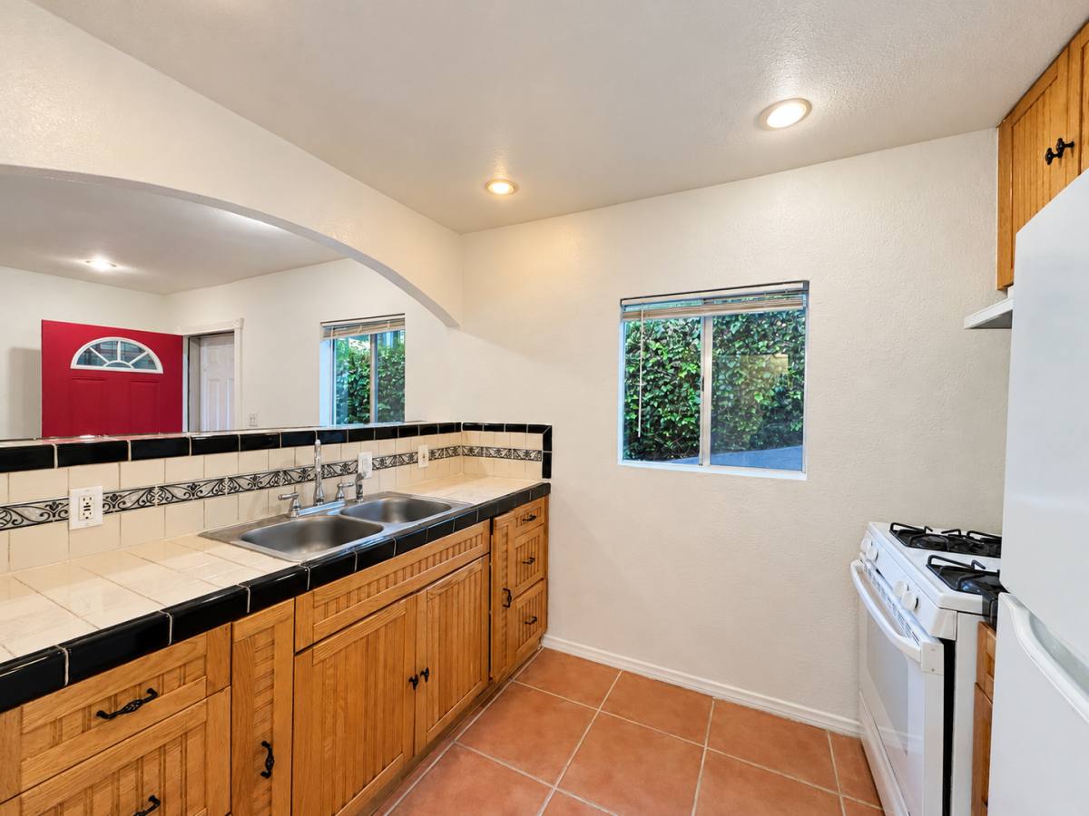 1102 Westerly Terrace, Los Angeles, CA 90026 - Apartment for Rent - Image 6