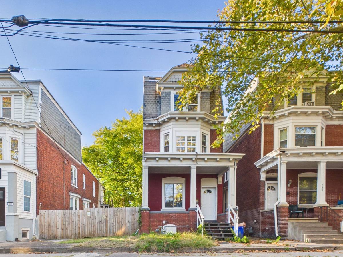 House for rent at 536 Schuylkill St, Harrisburg, PA 17110