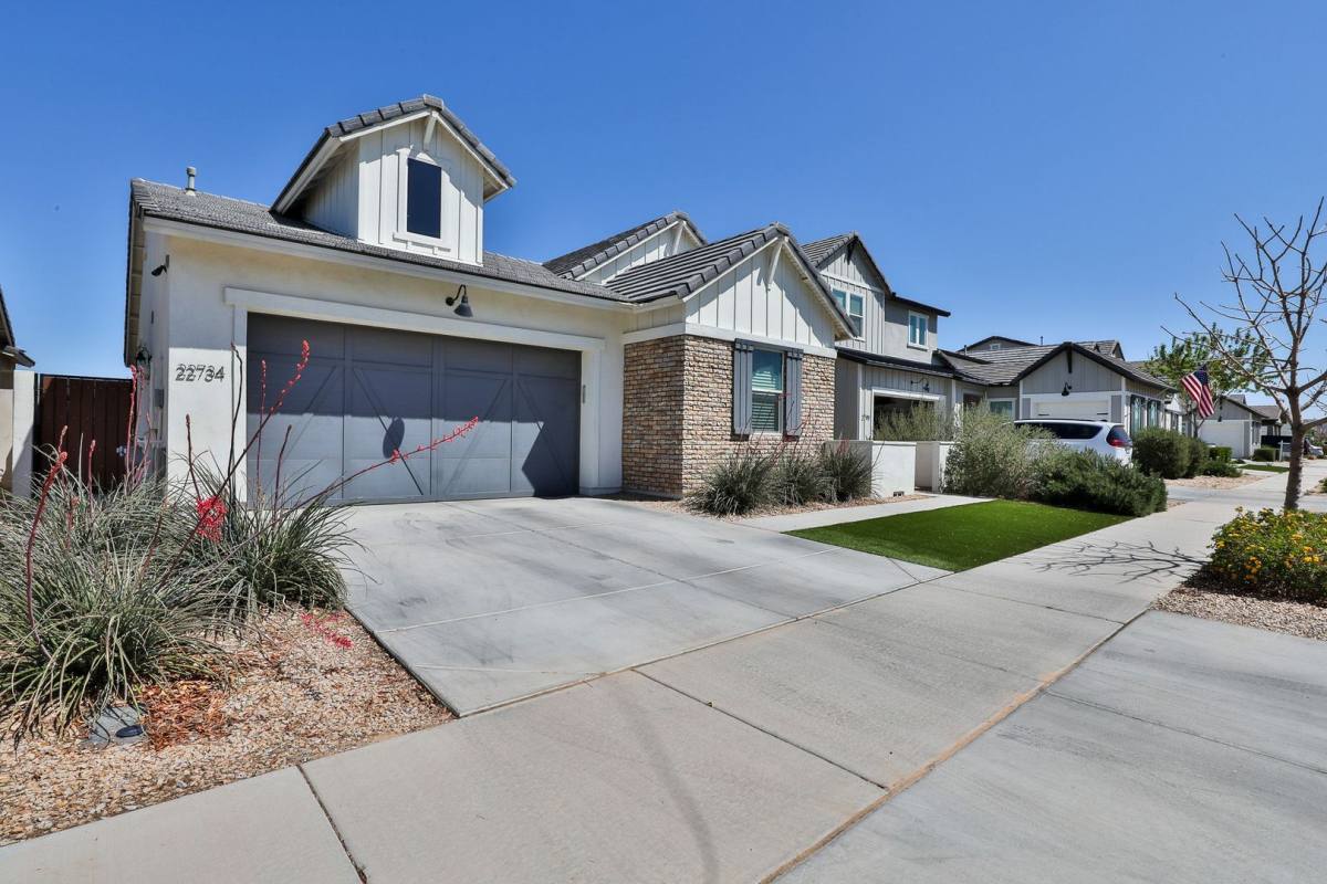 22734 E Arroyo Verde Dr, Queen Creek, AZ 85142 - House for Rent - Image 2