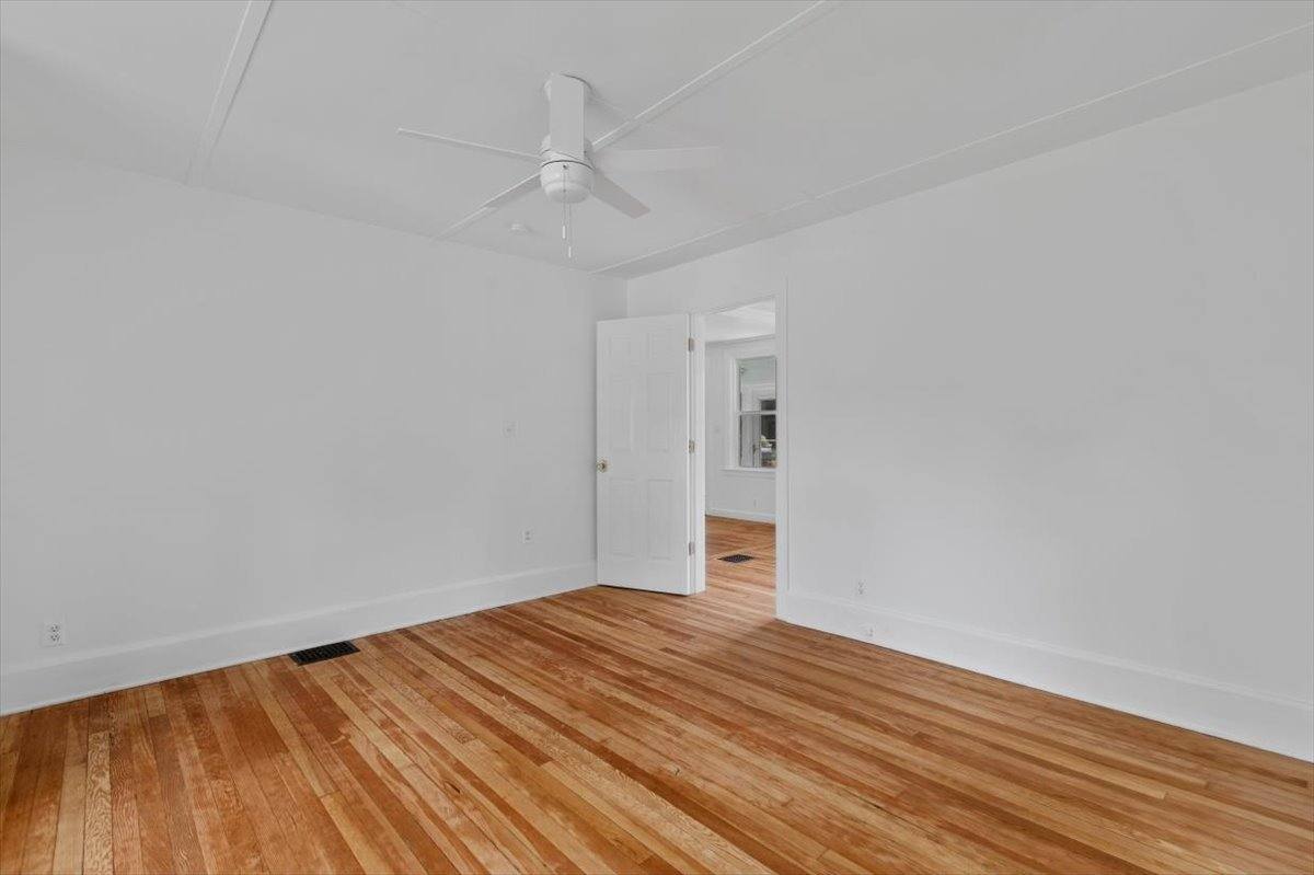 21 Green St, Trumbull, CT 06611 - House for Rent - Image 9