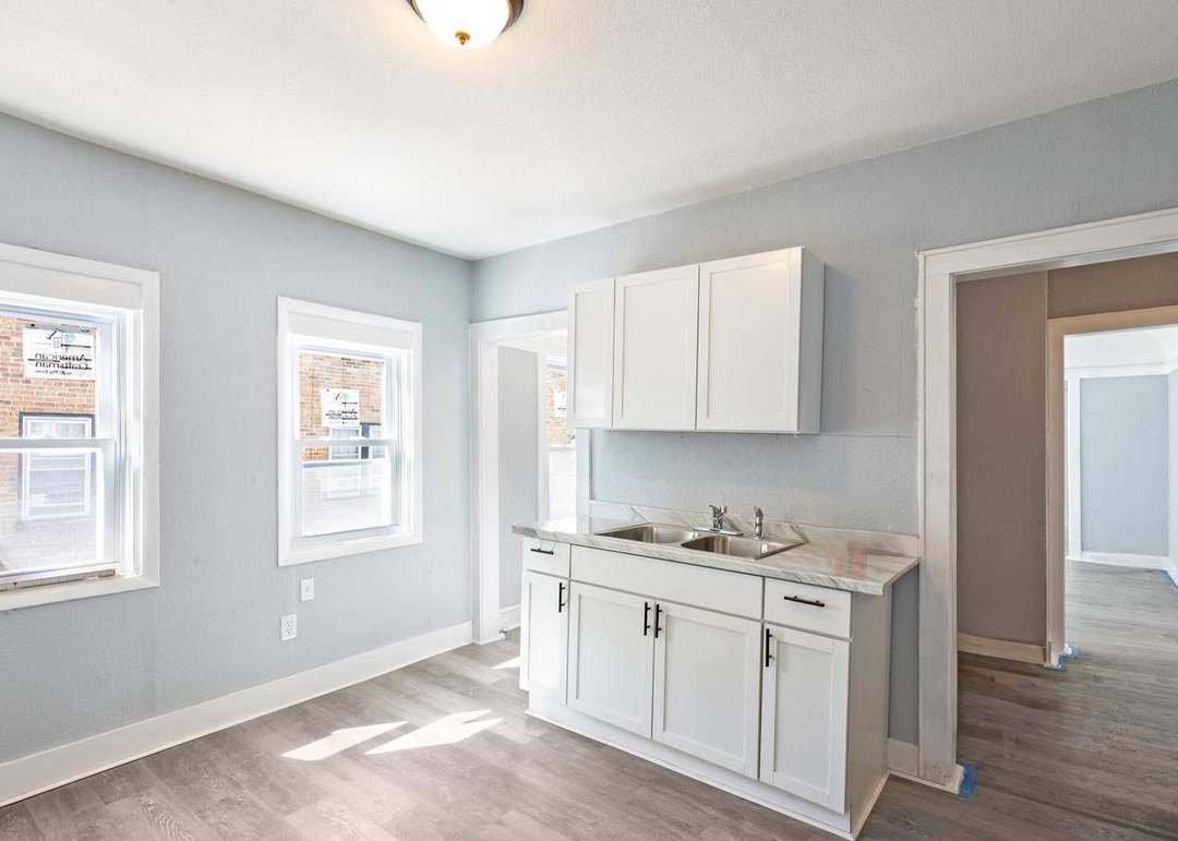 4266 W Highland, Lower Unit, Milwaukee, WI 53221 - Apartment for Rent - Image 4