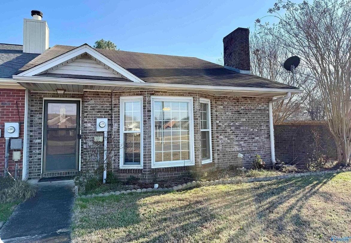 513 Springview St SW, Decatur, AL 35601 - Townhouse for Rent