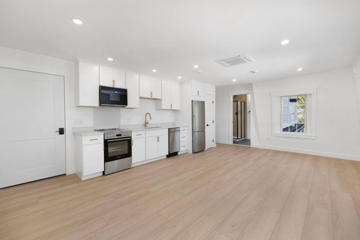 Apartment for rent at 23 Melrose St #3, East Greenwich, RI 02818