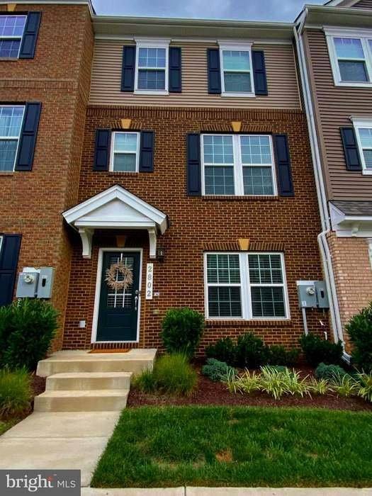 2802 Pinebrook Rd, Hyattsville, MD 20785 - Townhouse for Rent - Image 2