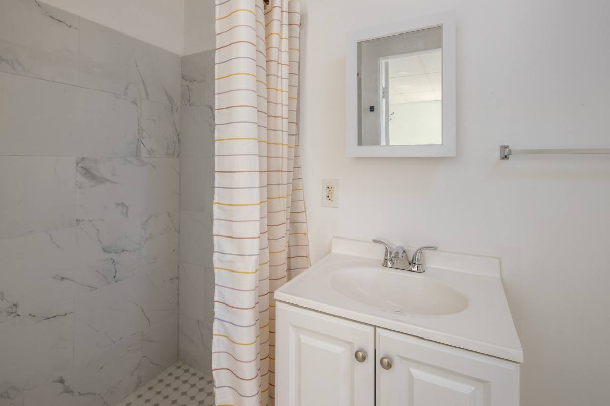 108 School St #1, New Bedford, MA 02740 - Apartment for Rent - Image 6
