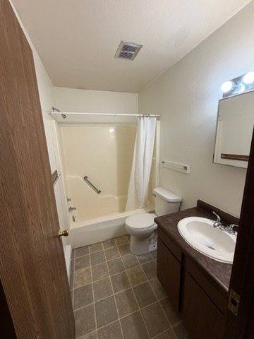 512-516 19th Ave, Menomonie, WI 54751 - Apartment for Rent - Image 2