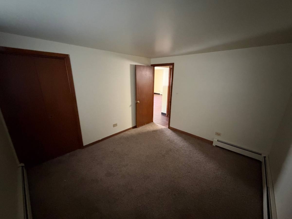 2171 Vernon Dr #E, Elgin, IL 60123 - Apartment for Rent - Image 4