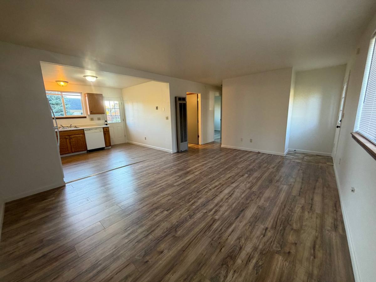 48 Jeffrey Dr, Sandpoint, ID 83864 - House for Rent