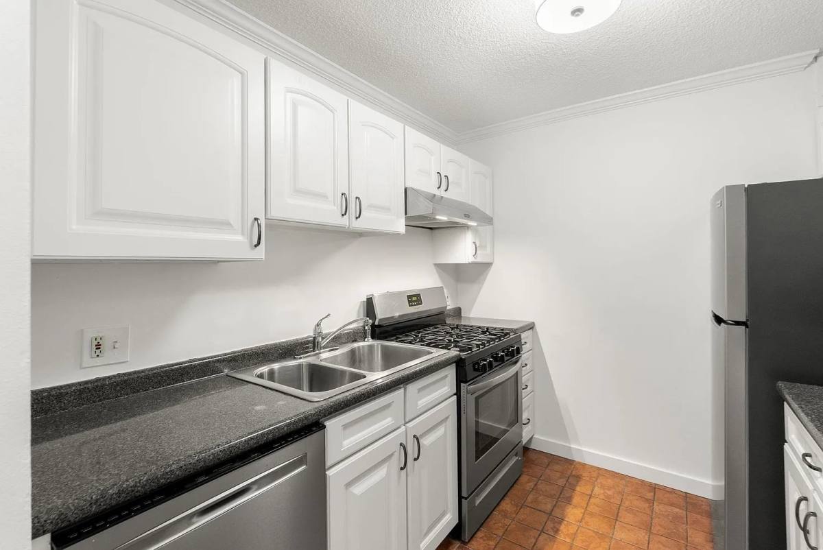 33 Pond Ave #523, Brookline, MA 02445 - Condo for Rent - Image 7