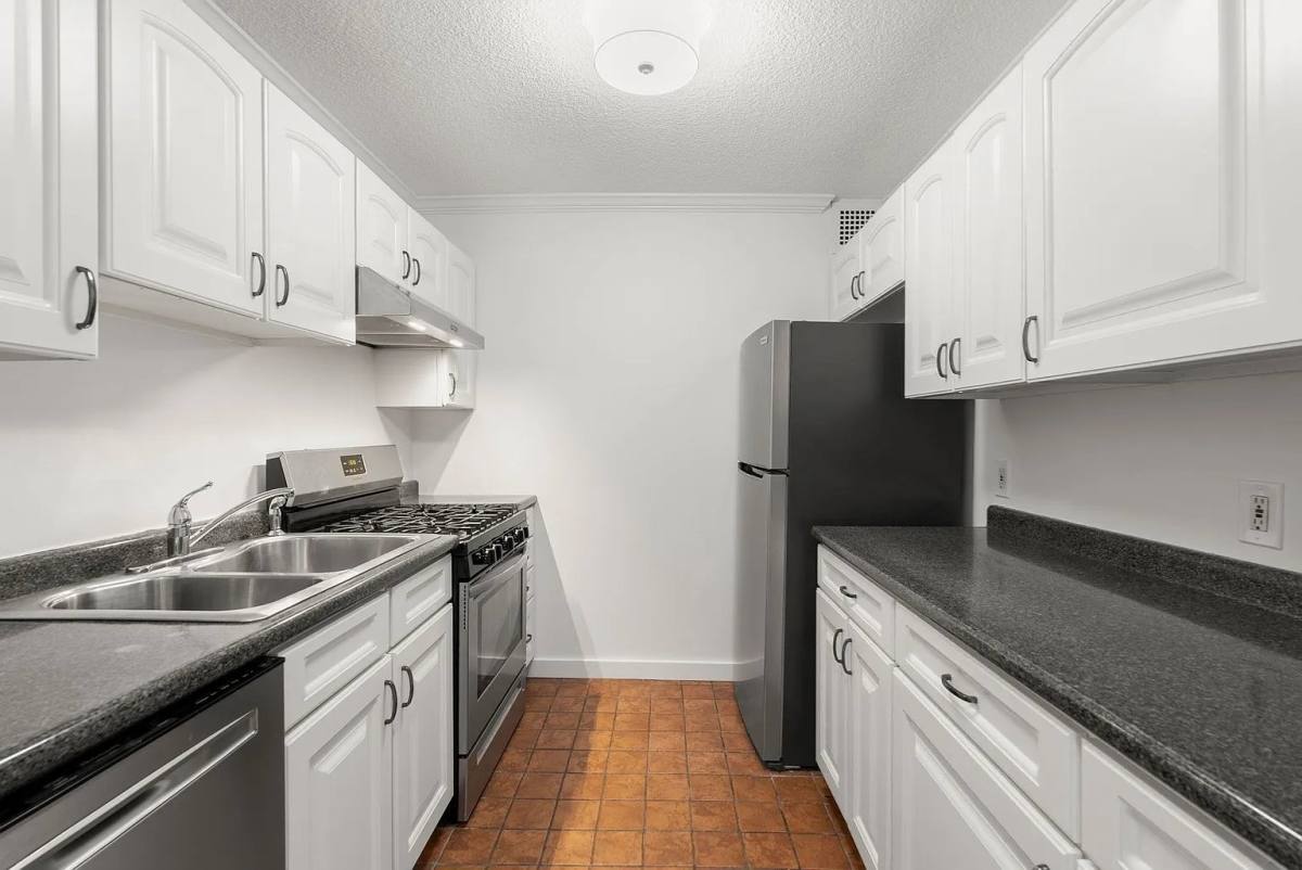 33 Pond Ave #523, Brookline, MA 02445 - Condo for Rent - Image 5