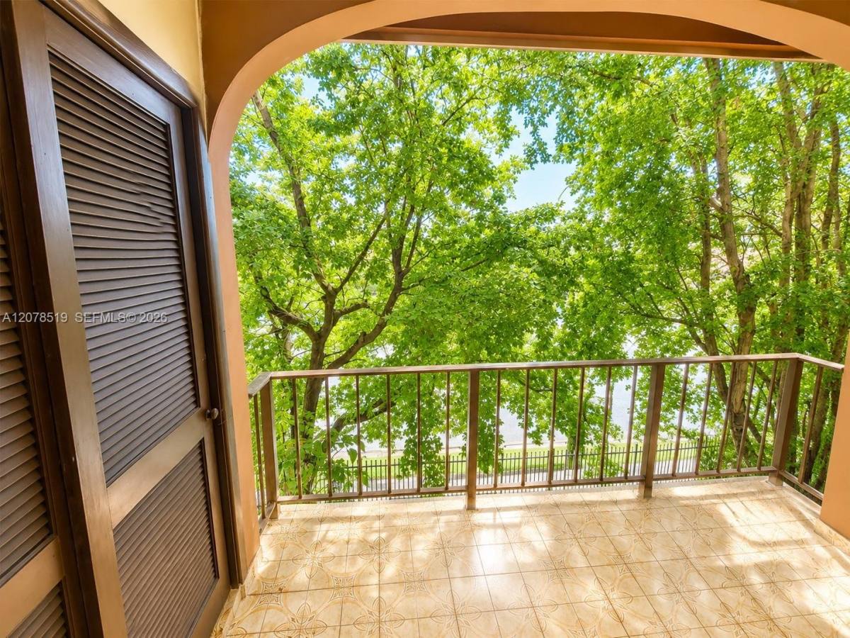 Condo for rent at 10850 W Flagler St #D314, Miami, FL 33174
