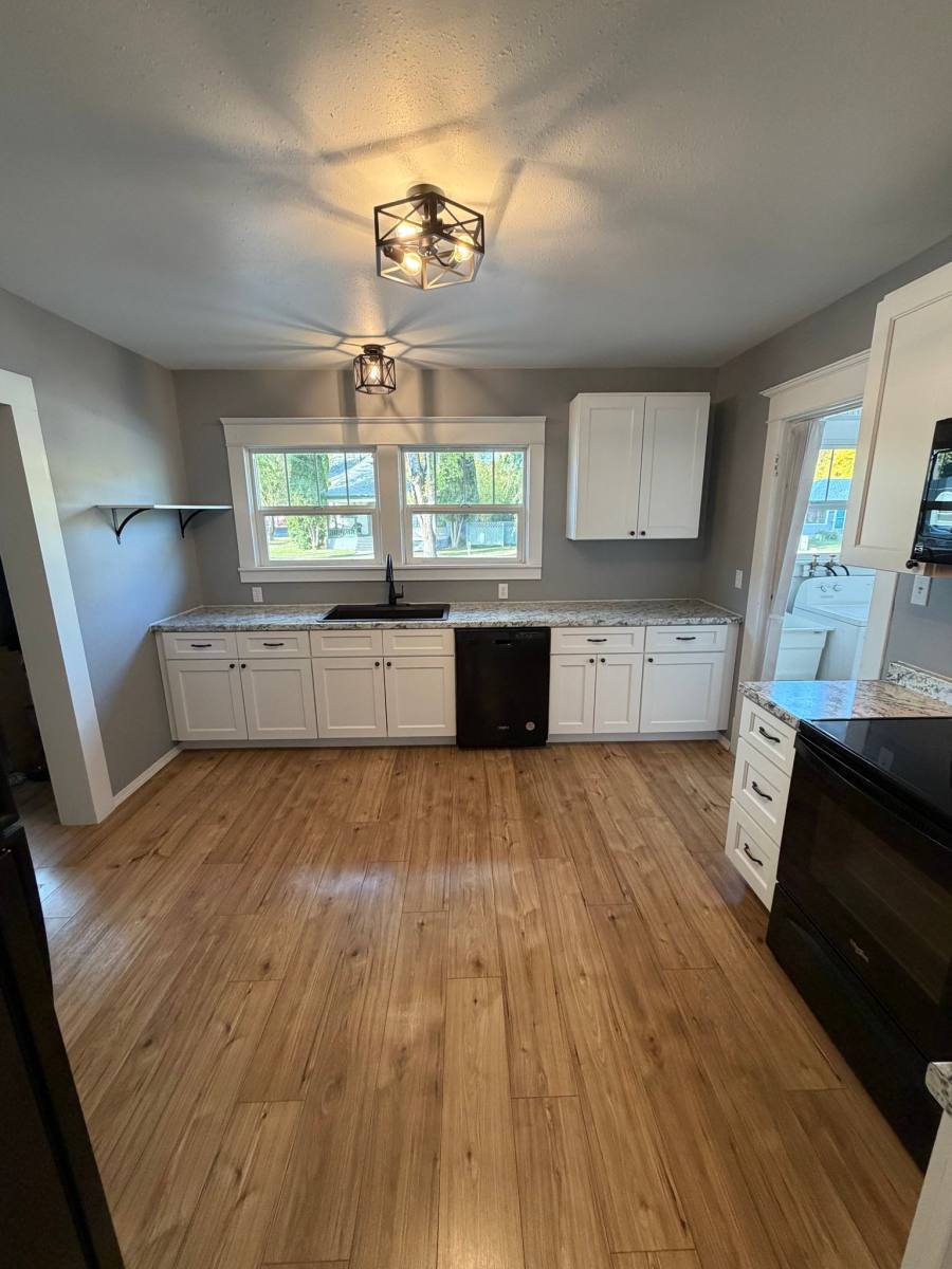 2450 3rd St in Baker City, OR | 3 Beds 1 Bath 1,144 sqft House for Rent ...