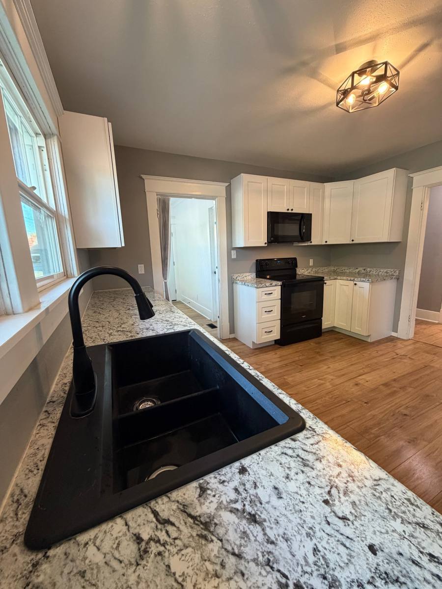 2450 3rd St in Baker City, OR | 3 Beds 1 Bath 1,144 sqft House for Rent ...