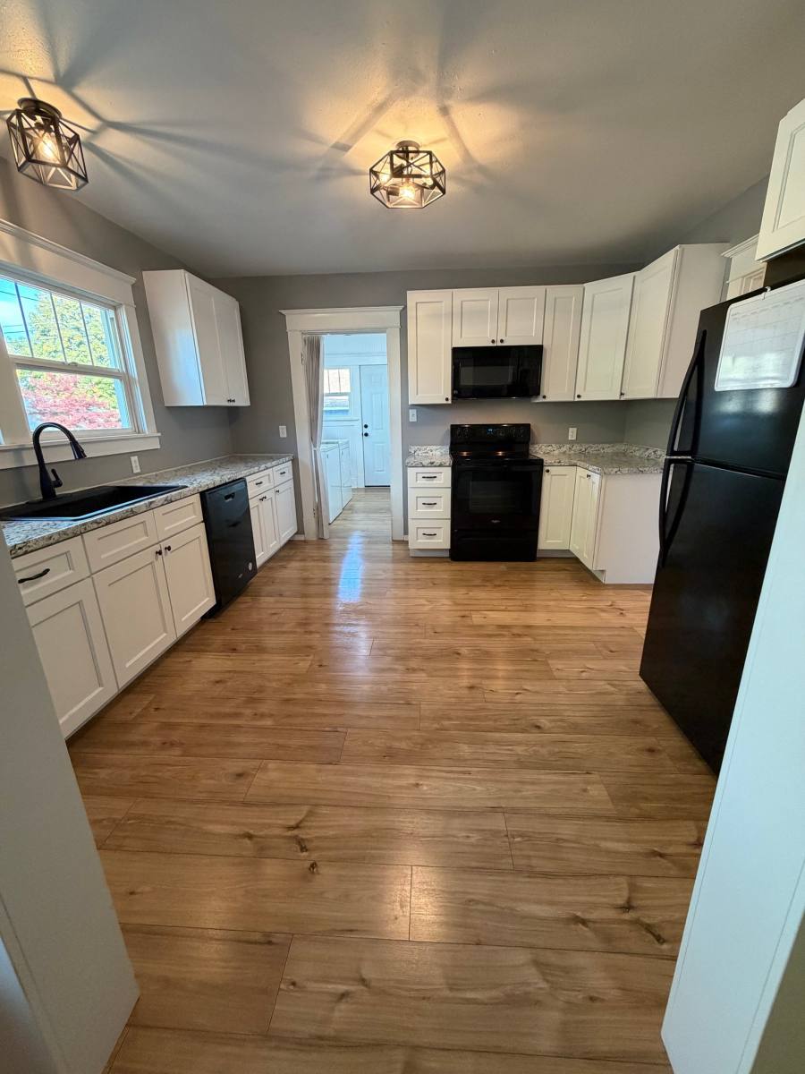 2450 3rd St in Baker City, OR | 3 Beds 1 Bath 1,144 sqft House for Rent ...