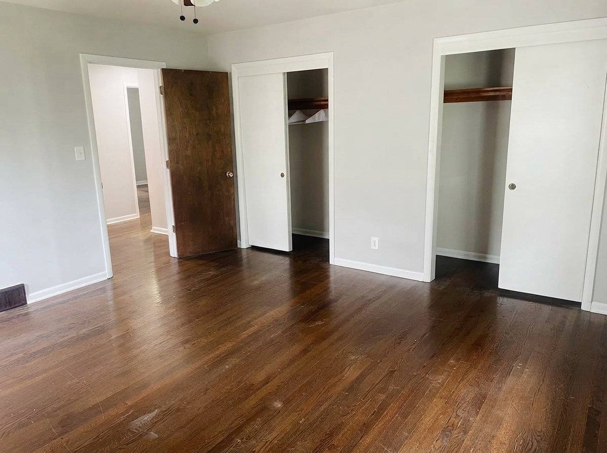 Apartment for rent at 3717 State Line Rd #2, Kansas City, MO 64111