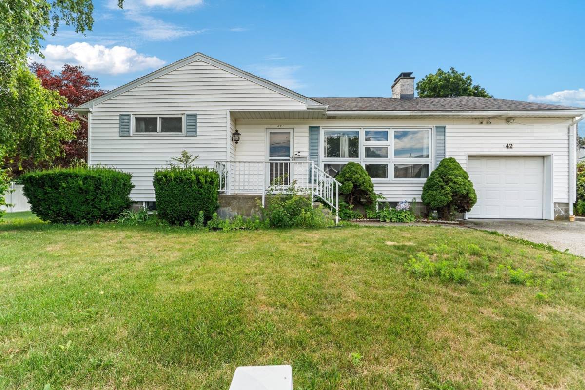 House for rent at 42 Marlboro St, Worcester, MA 01604