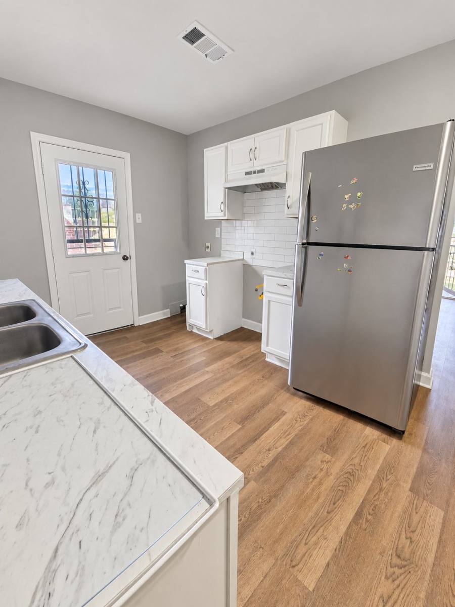 4037 E Mallory Ave, Memphis, TN 38111 - Townhouse for Rent - Image 3