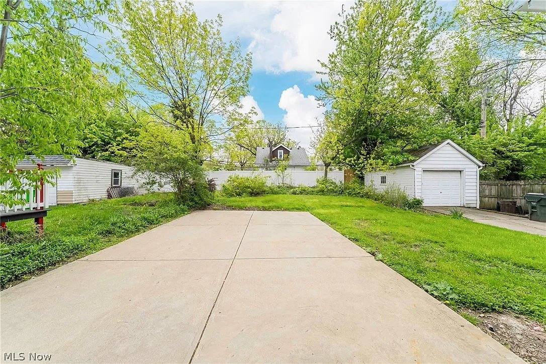 20180 Hillcrest Dr, Euclid, OH 44117 - House for Rent - Image 9