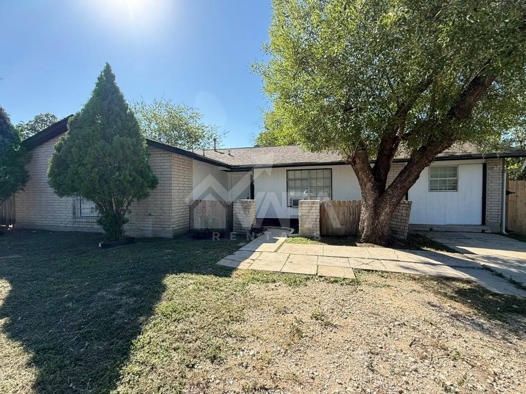 9418 Shields Dr, San Antonio, TX 78245 - House for Rent - Image 2